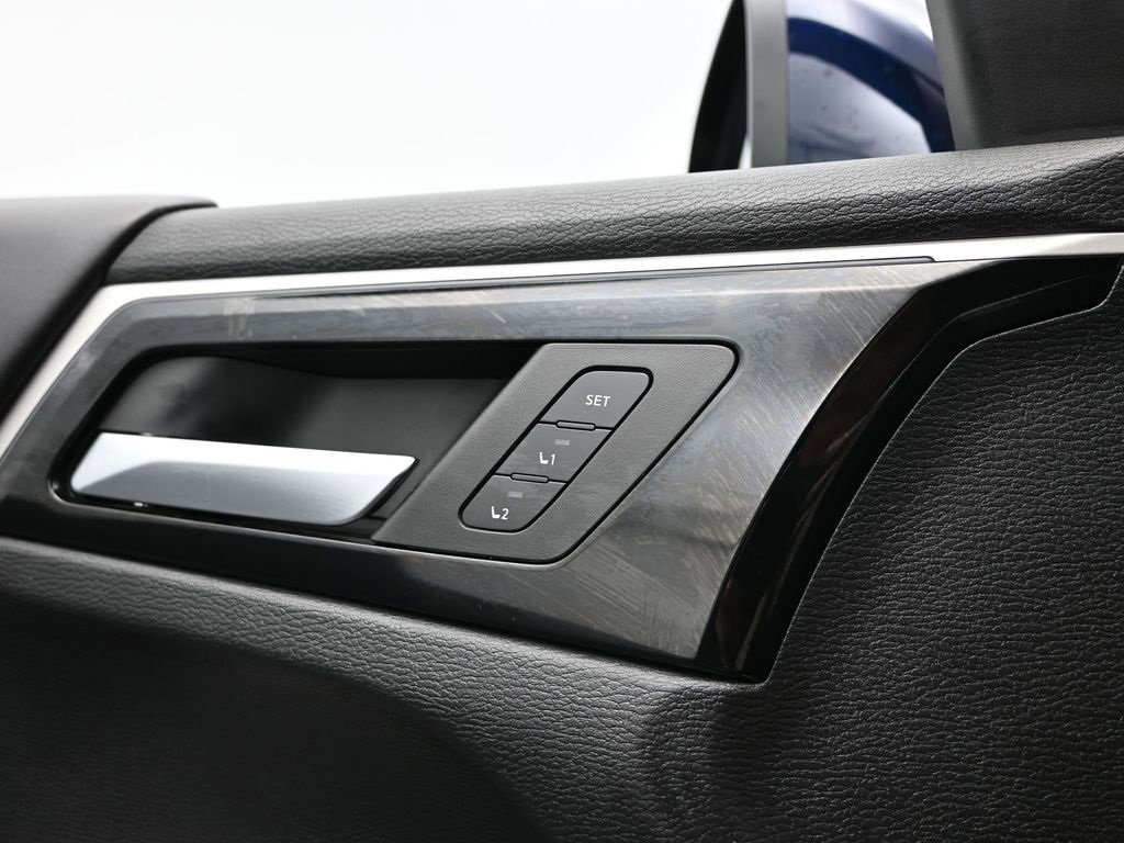 Used 2024 Mitsubishi Outlander SEL image 32