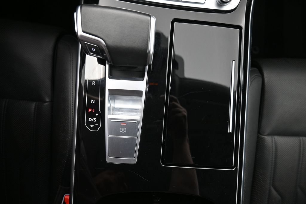 Used 2021 Audi A8 L 4.0T w/ Luxury Package AWD/4WD image 18