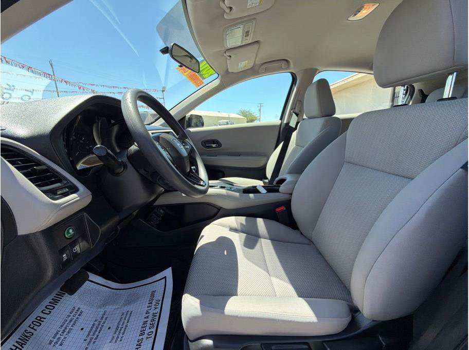 Used 2017 Honda HR-V LX image 6