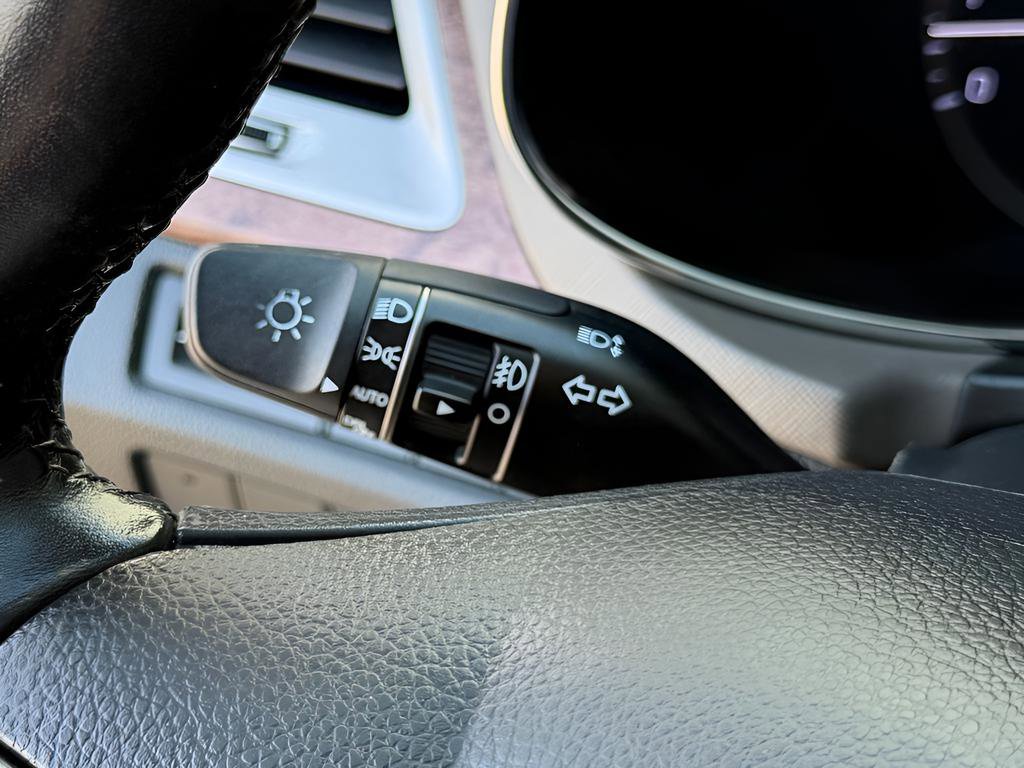 Used 2017 Hyundai Santa Fe Limited AWD/4WD image 41