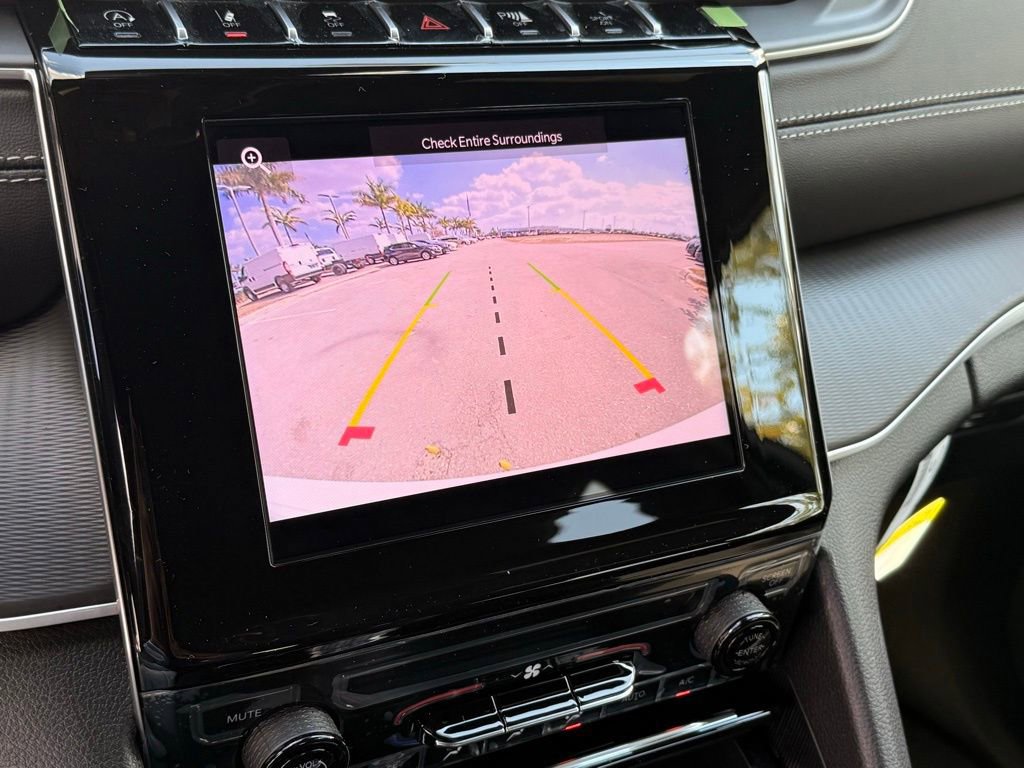 New 2026 Jeep Grand Cherokee Laredo AWD/4WD image 13