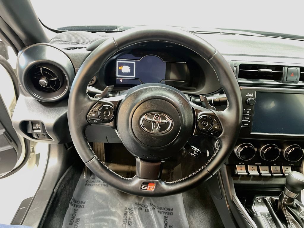 Used 2025 Toyota GR86 w/ ALL Weather Mat Package (TMS) RWD image 11