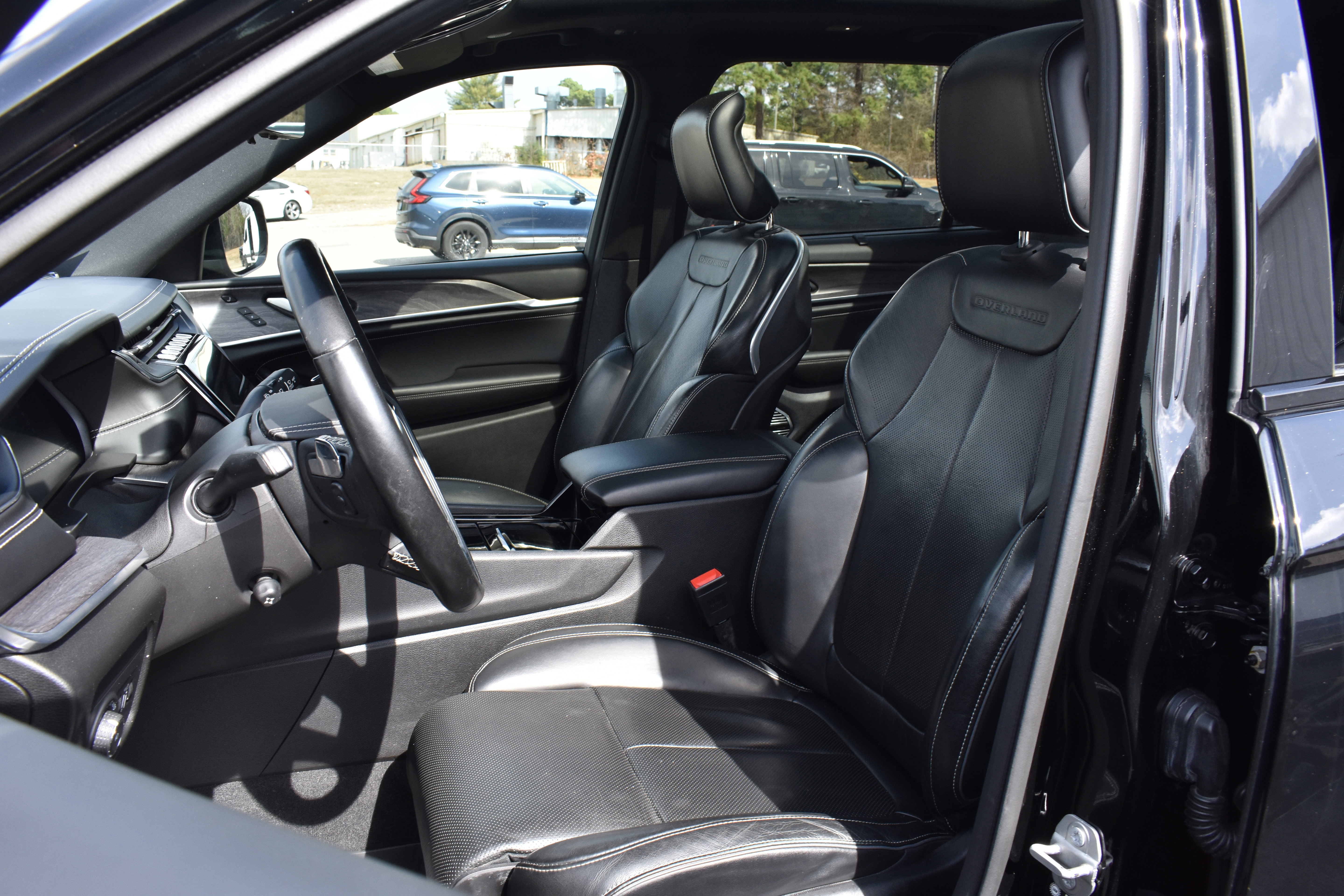 Used 2021 Jeep Grand Cherokee L Overland w/ Luxury Tech Group IV image 25