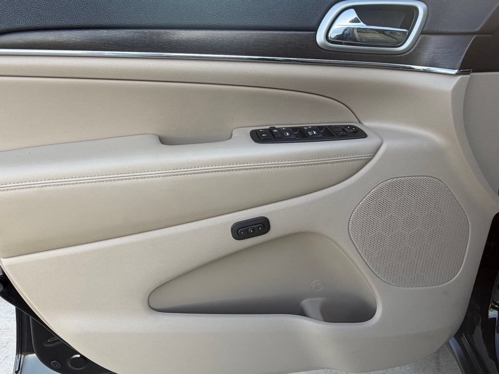 Used 2018 Jeep Grand Cherokee Limited RWD image 6