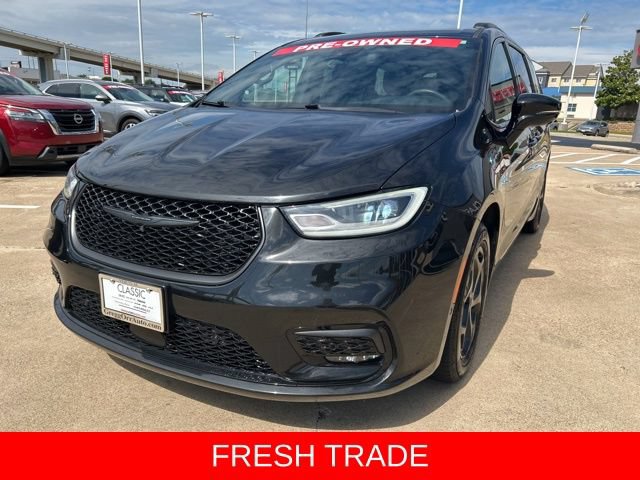 Used 2024 Chrysler Pacifica Premium FWD image 4