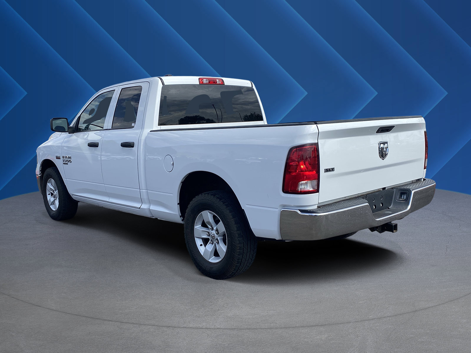 Used 2022 RAM 1500 Classic SLT RWD image 5