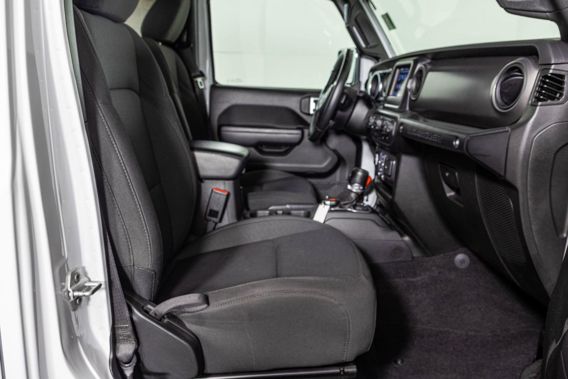 Used 2023 Jeep Wrangler Unlimited w/ Cold Weather Group image 44