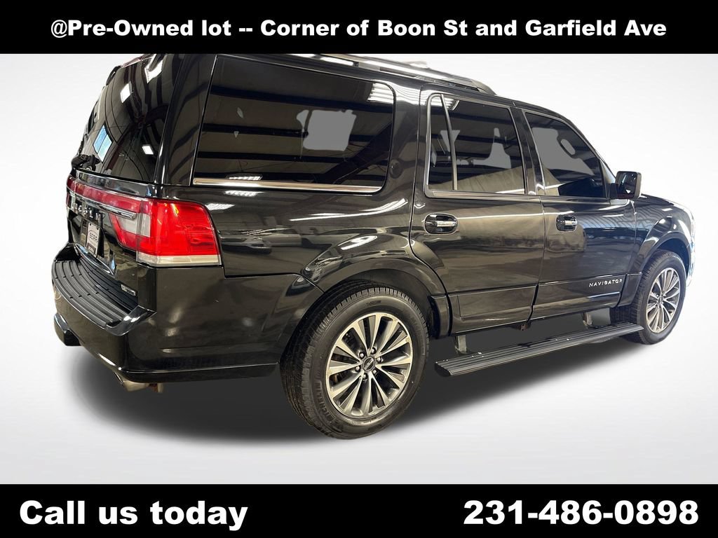 Used 2015 Lincoln Navigator 4WD image 5