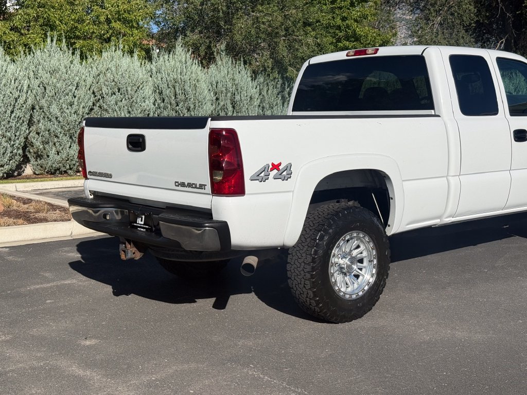 Used 2003 Chevrolet Silverado 2500 LS AWD/4WD image 10