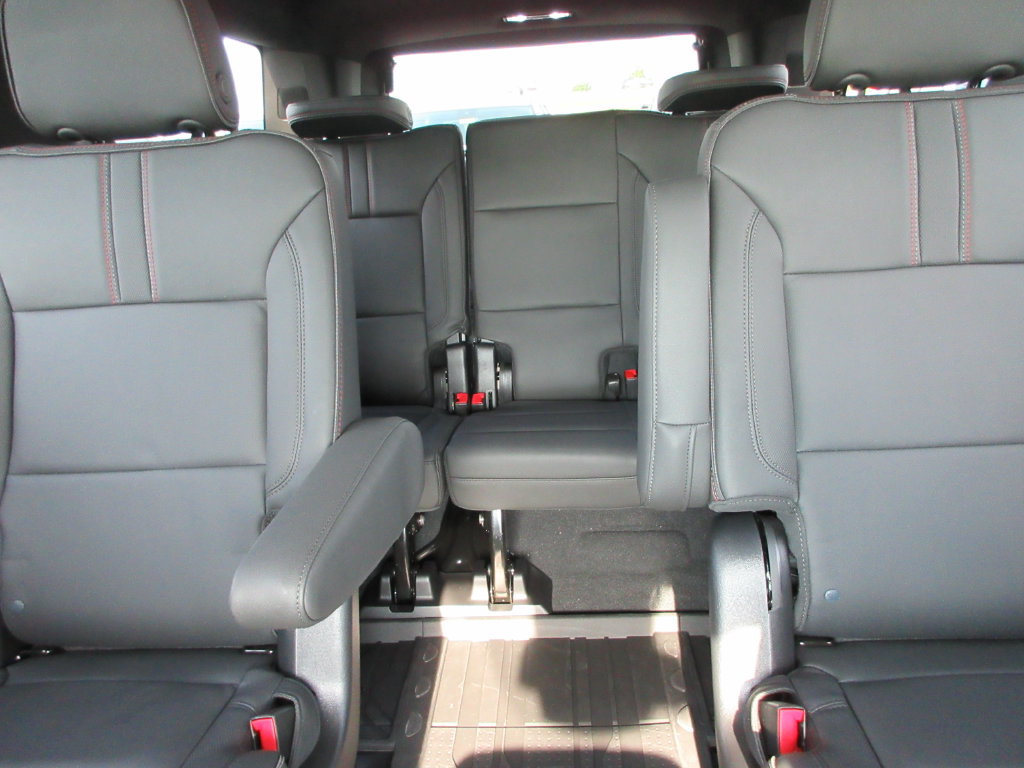 New 2026 Chevrolet Suburban RST w/ Comfort Package AWD/4WD image 21