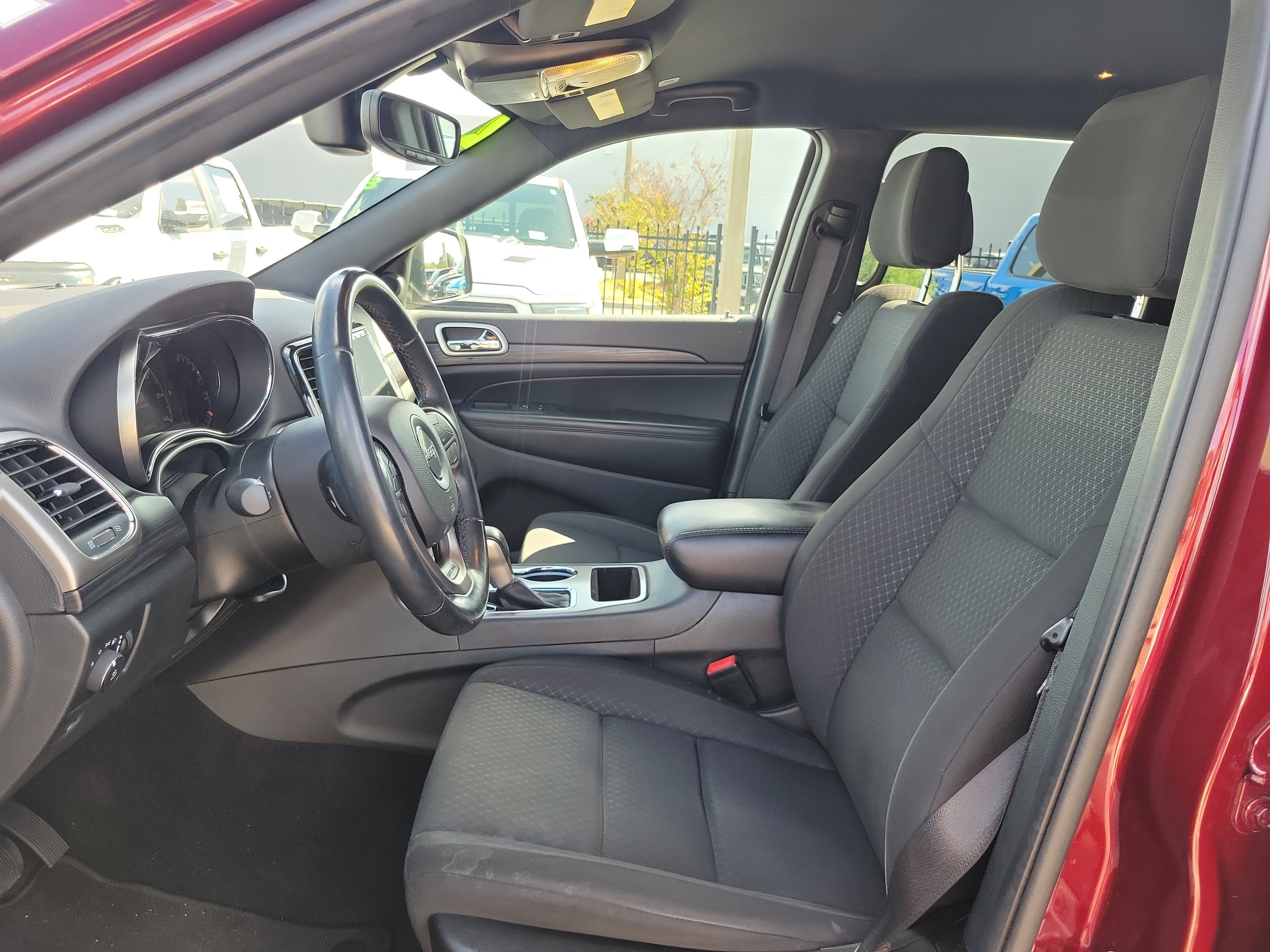 Used 2022 Jeep Grand Cherokee Laredo E AWD/4WD image 19