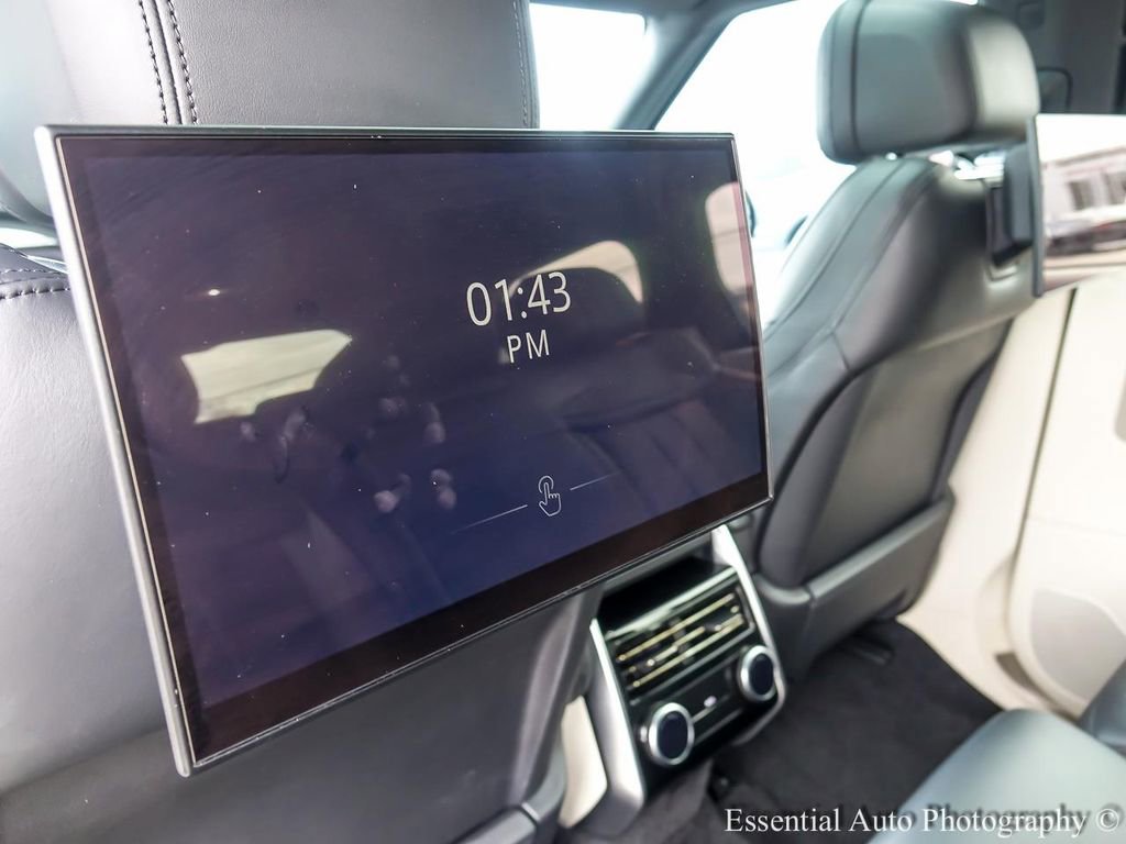 Used 2023 Land Rover Range Rover Long Wheelbase SE image 13