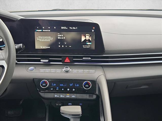 Used 2024 Hyundai Elantra SEL FWD image 15