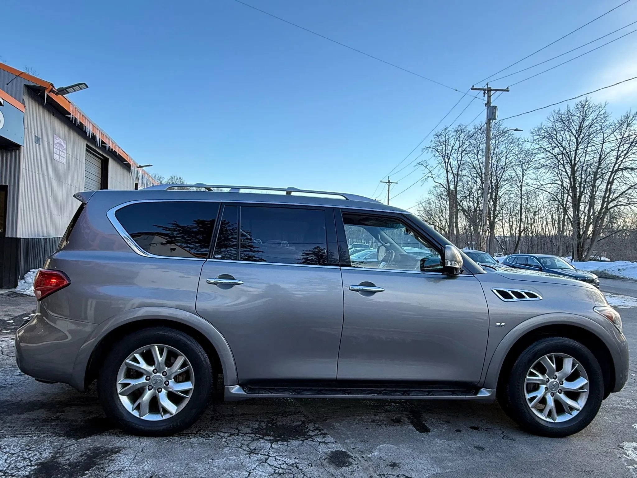 Used 2014 INFINITI QX80 4WD w/ Theater Package image 7