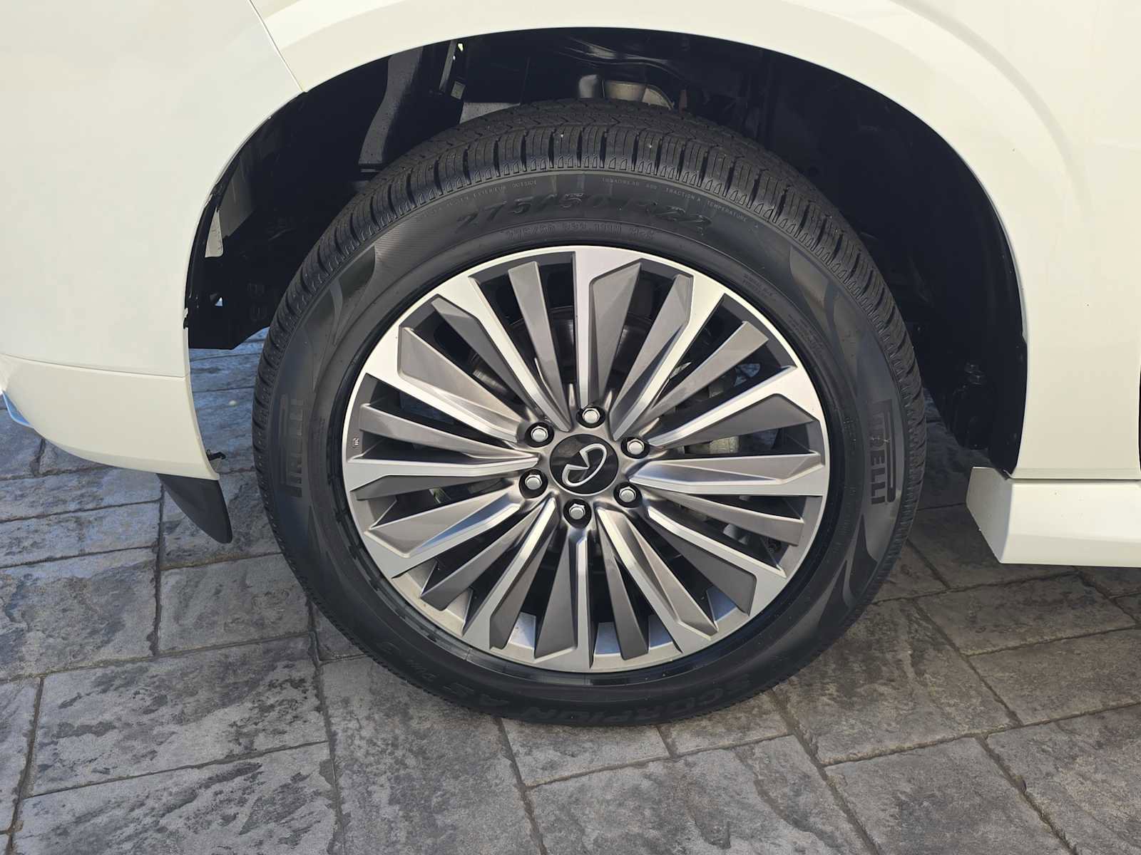 Certified 2025 INFINITI QX80 Luxe image 8