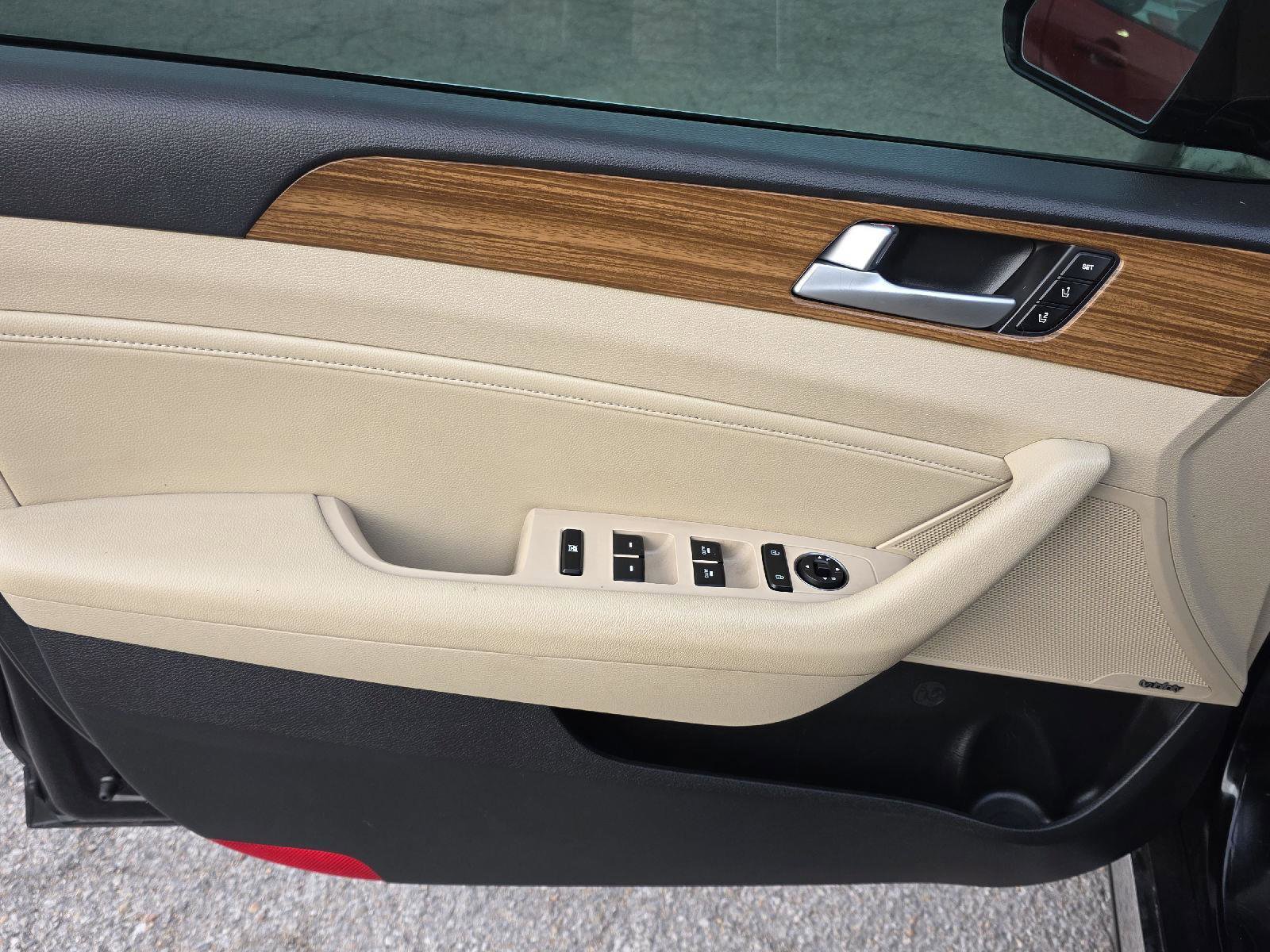 Used 2015 Hyundai Sonata Limited w/ Option Group 06 image 37