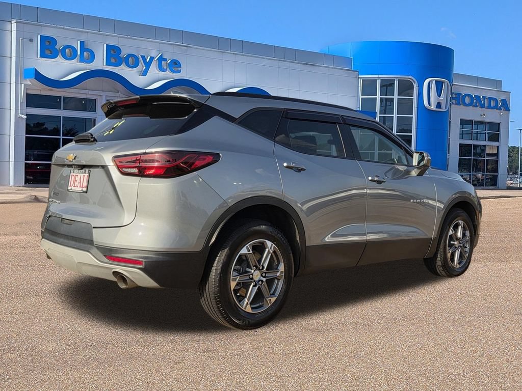 Used 2023 Chevrolet Blazer LT w/ Sound & Technology Package AWD/4WD image 5