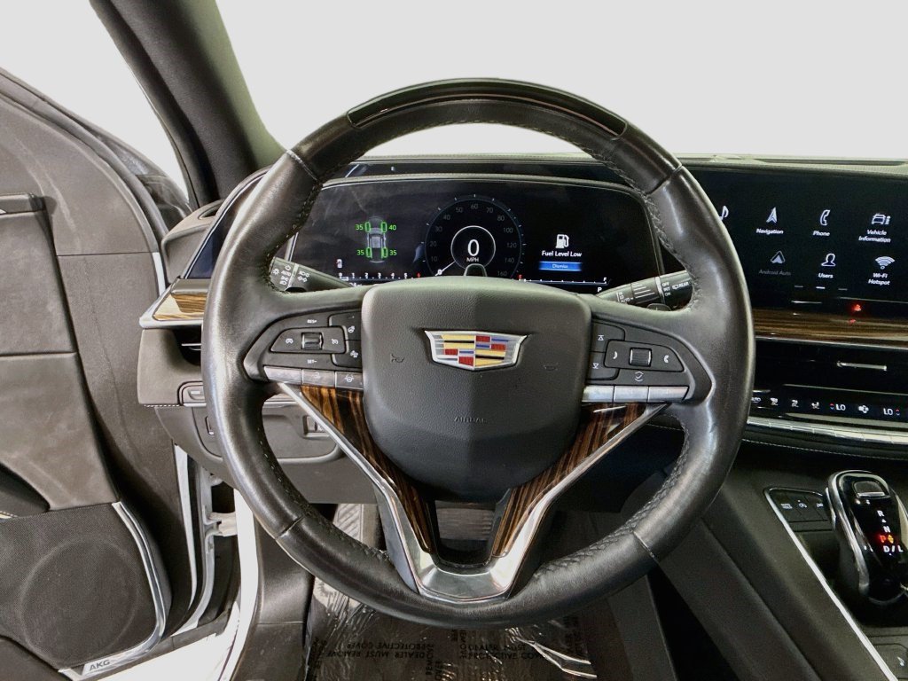 Used 2023 Cadillac Escalade Premium Luxury RWD image 12