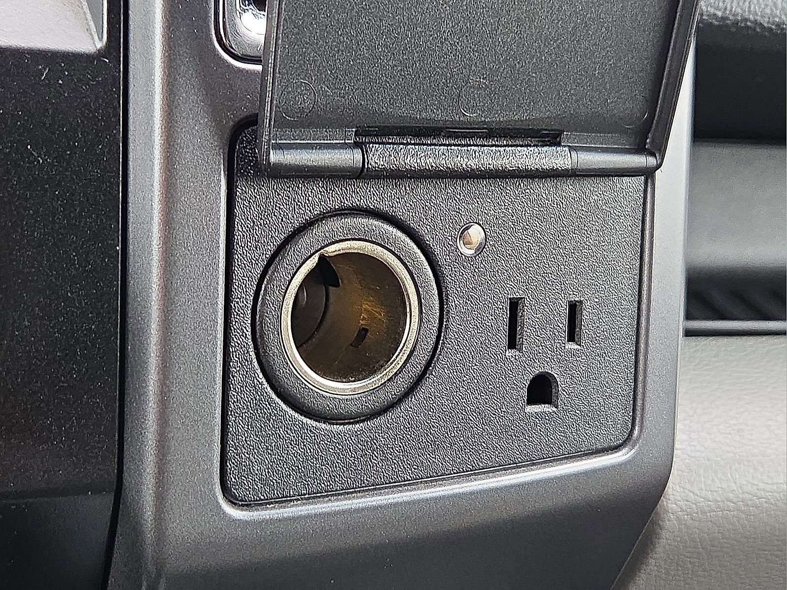 Used 2016 Ford F150 XLT w/ Equipment Group 302A Luxury image 18