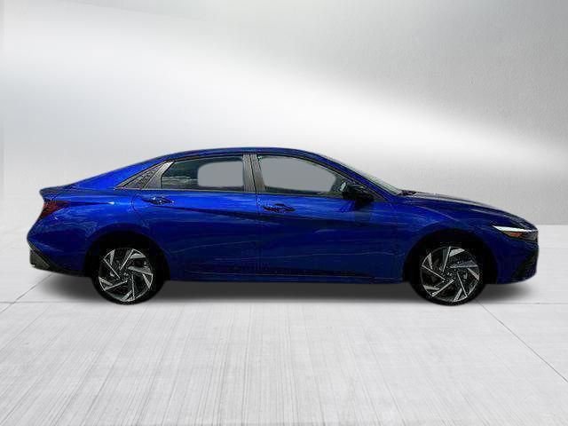 New 2025 Hyundai Elantra Sport FWD image 18
