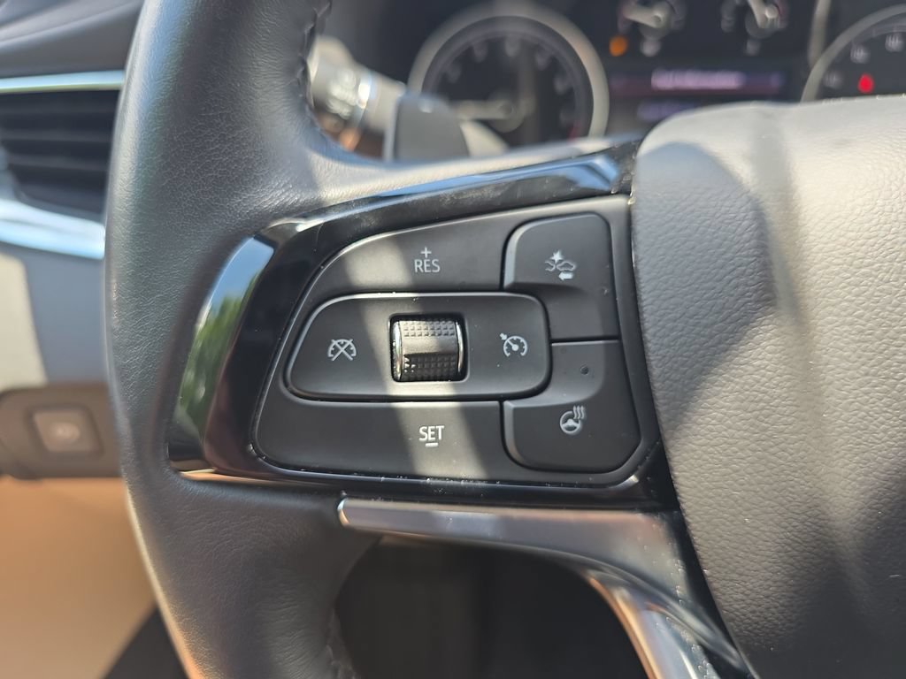 Used 2022 Buick Enclave Essence FWD image 24
