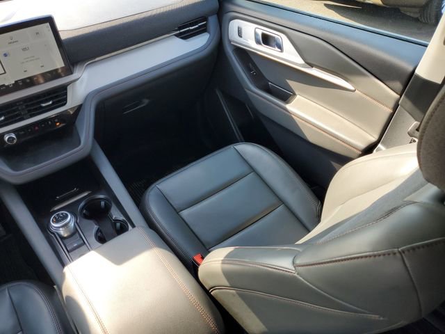 Certified 2025 Ford Explorer Active w/ Active Comfort Package image 31