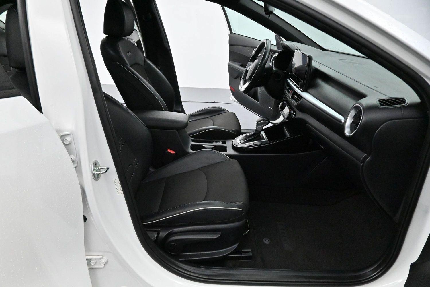 Used 2022 Kia Forte GT-Line w/ GT-Line Premium Package FWD image 29
