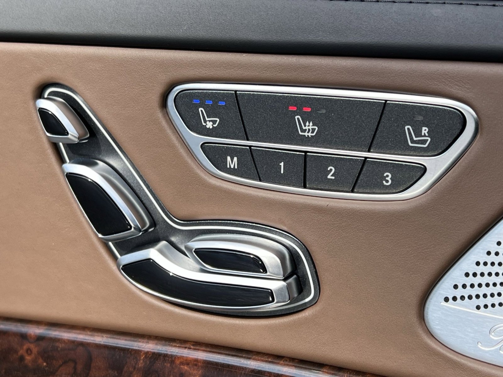 Used 2019 Mercedes-Benz S 560 4MATIC Sedan image 34