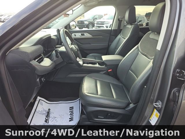 Used 2025 Ford Explorer Active w/ Active Comfort Package image 9