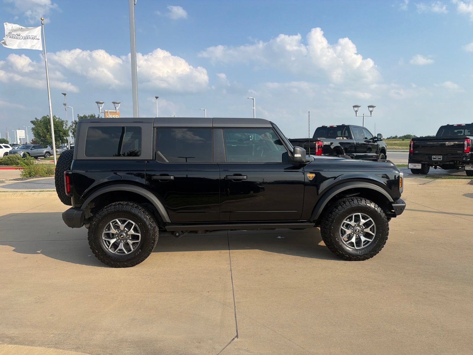 Used 2024 Ford Bronco Badlands AWD/4WD image 7
