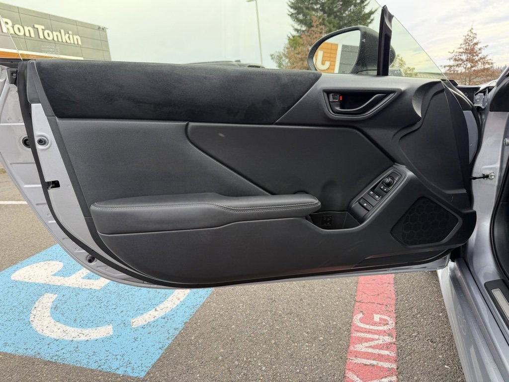 Used 2024 Toyota GR86 Premium image 11