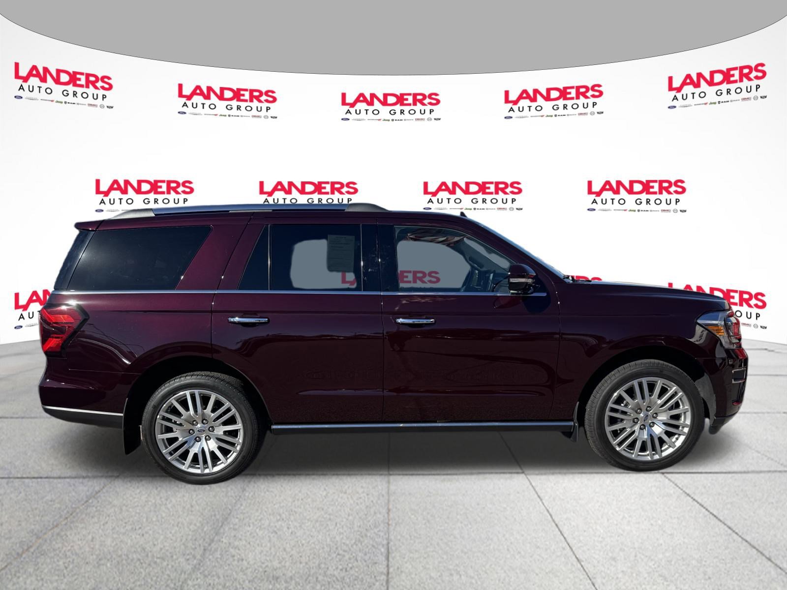 Used 2024 Ford Expedition Limited image 2