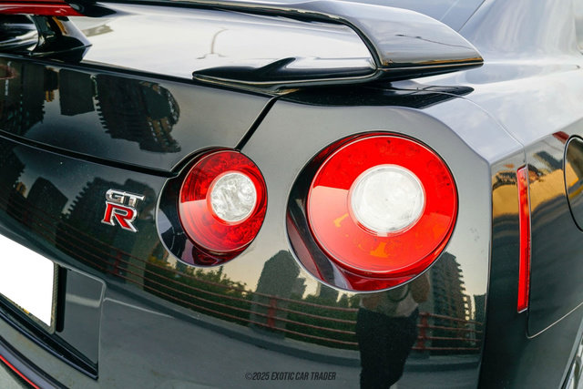 Used 2014 Nissan GT-R Premium w/ Premium Interior Package AWD/4WD image 72