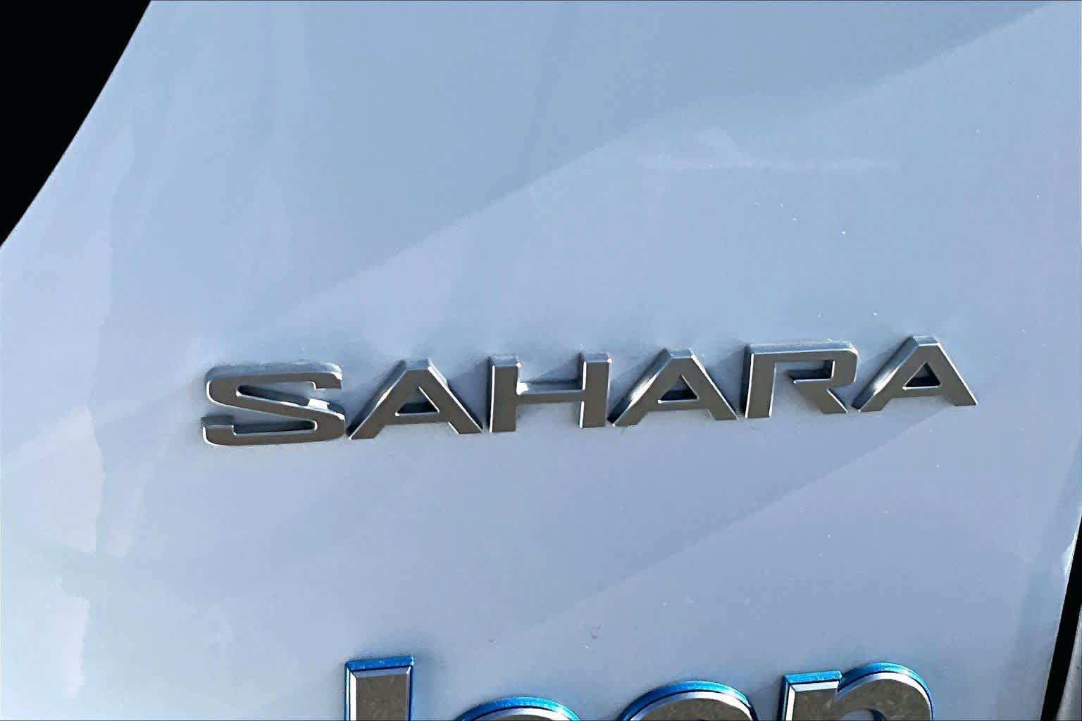 Used 2022 Jeep Wrangler Unlimited Sahara w/ Cold Weather Group AWD/4WD image 9