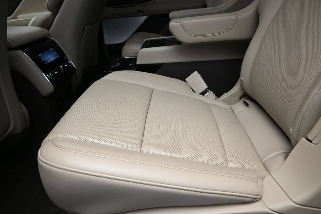 Used 2022 Lincoln Aviator Reserve w/ Equipment Group 201A RWD image 16
