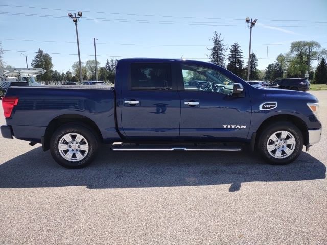 Used 2017 Nissan Titan SV image 8
