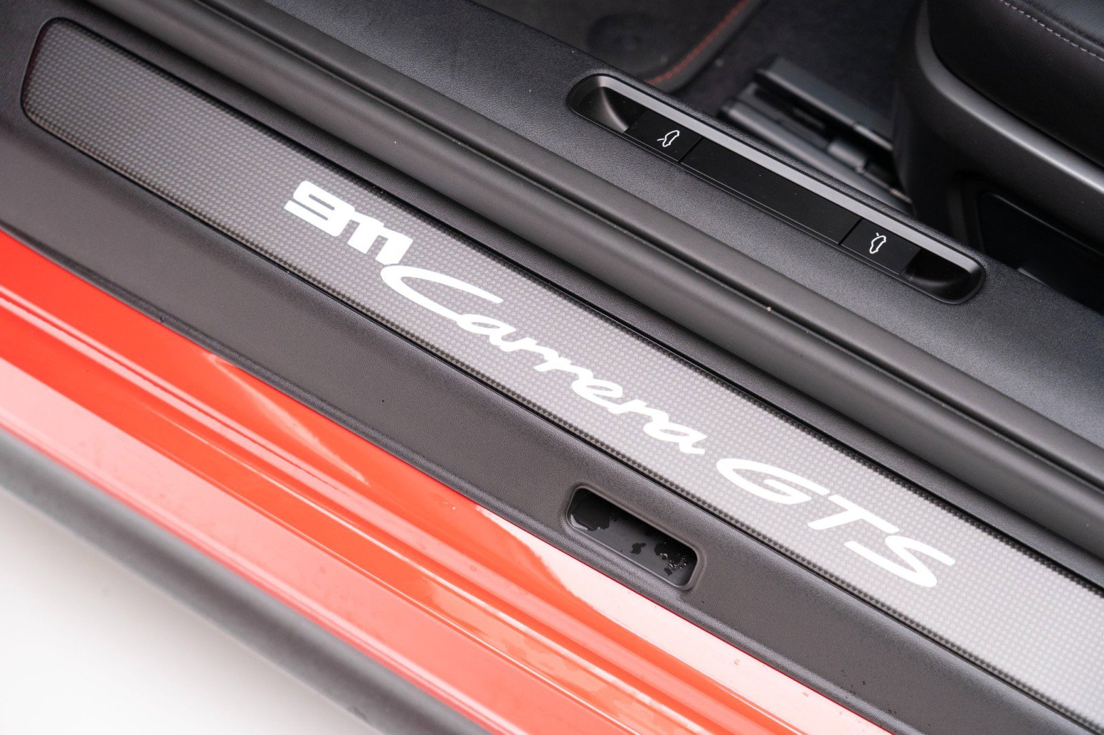 Certified 2025 Porsche 911 Carrera GTS image 15