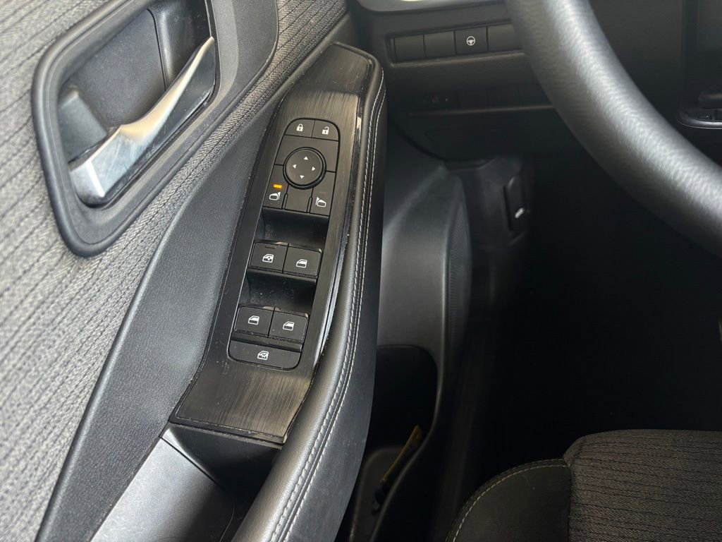 Used 2022 Nissan Rogue SV AWD/4WD image 23