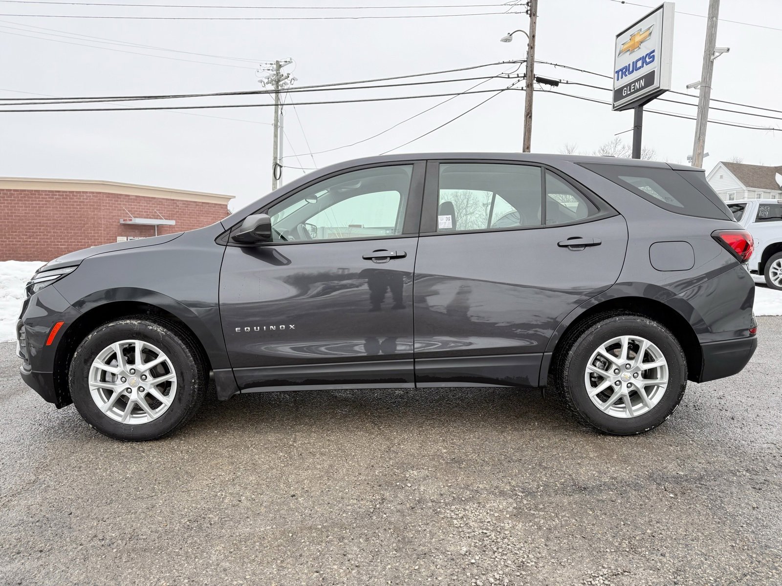 Used 2022 Chevrolet Equinox LS image 4