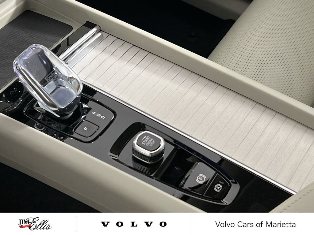 Used 2026 Volvo XC60 B5 Ultra w/ Protection Package Premier image 20