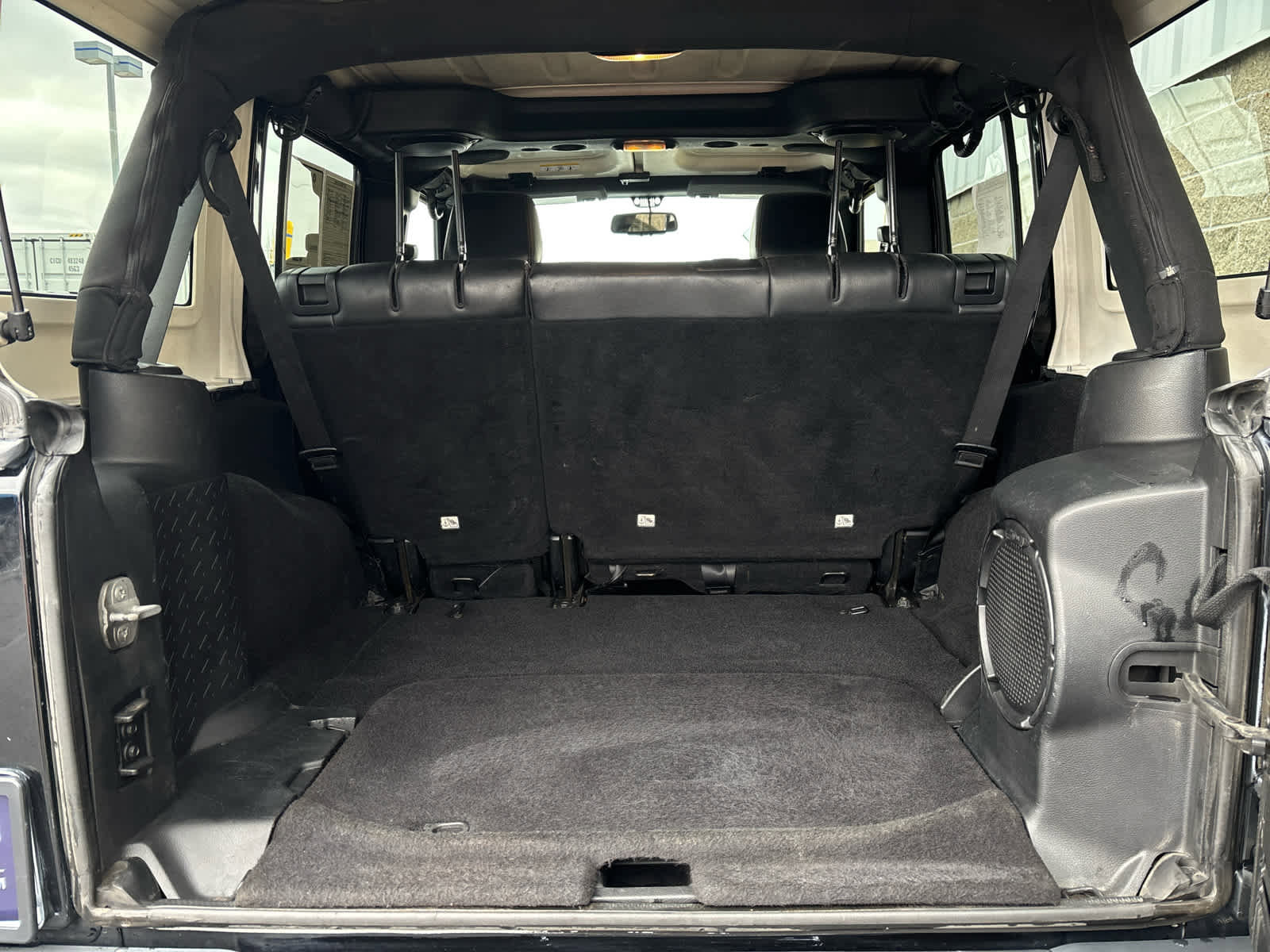 Used 2014 Jeep Wrangler Unlimited Rubicon image 27