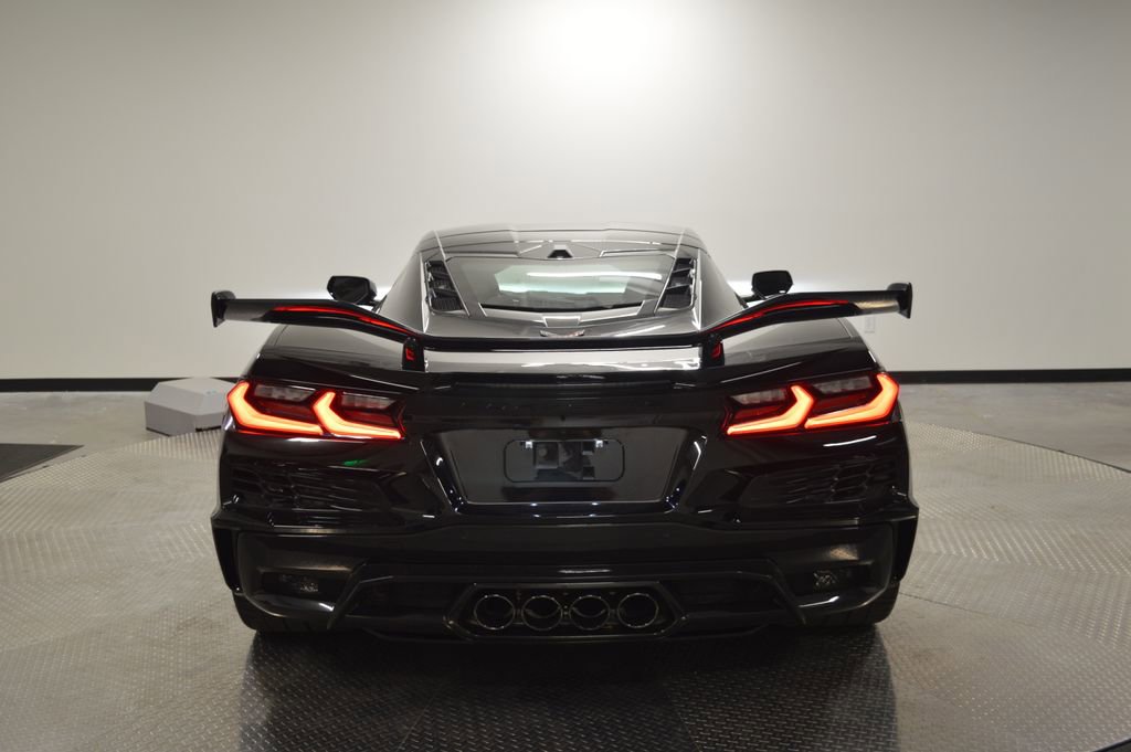 Used 2025 Chevrolet Corvette Z06 w/ Z07 Performance Package image 4