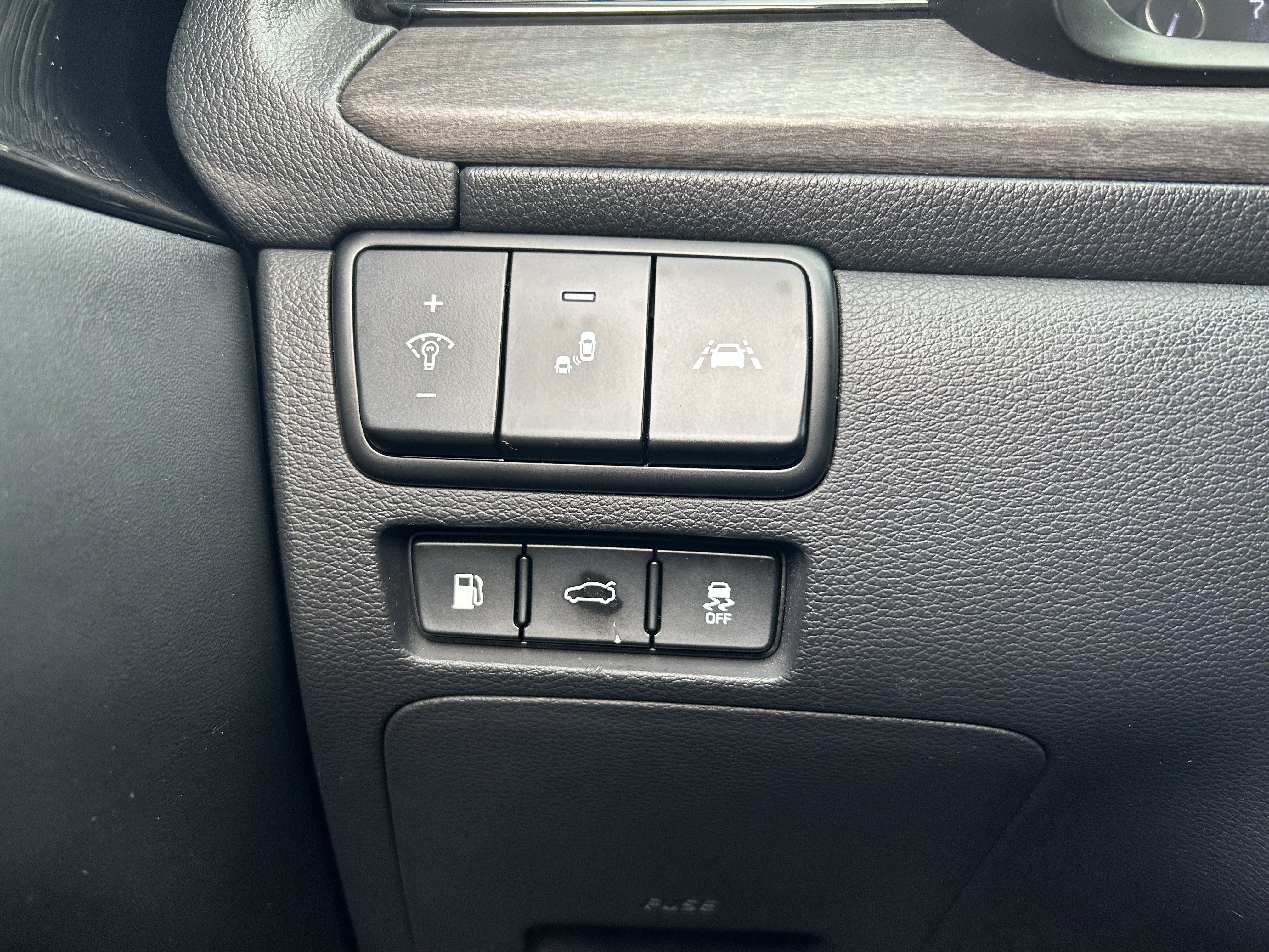 Used 2020 Kia Cadenza Limited image 20