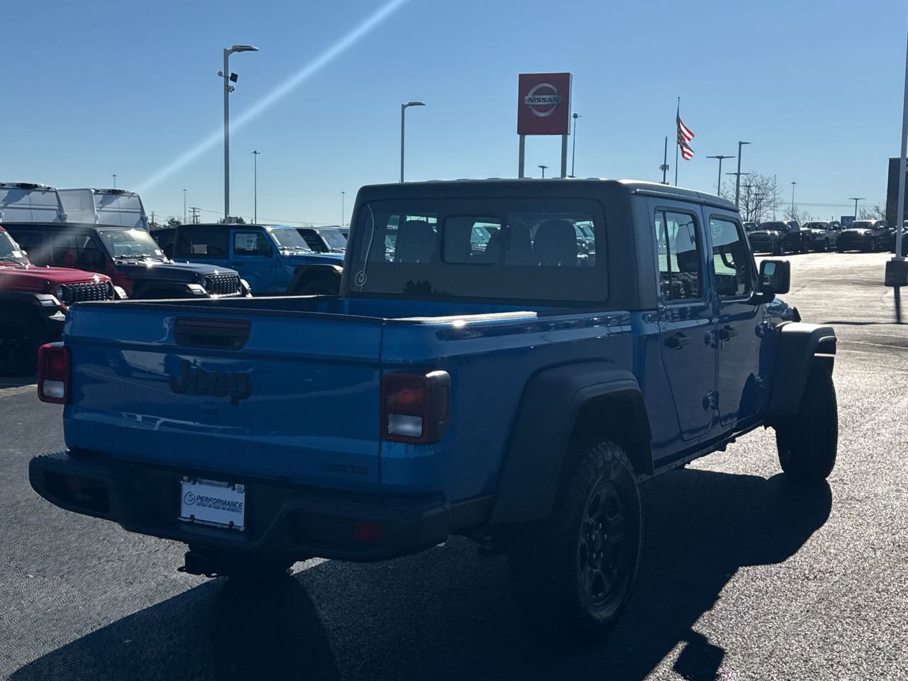 Used 2020 Jeep Gladiator Sport image 3