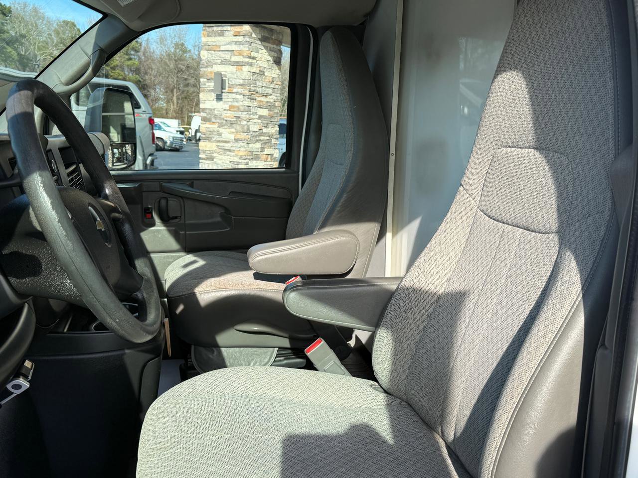 Used 2015 Chevrolet Express 3500 Extended image 8