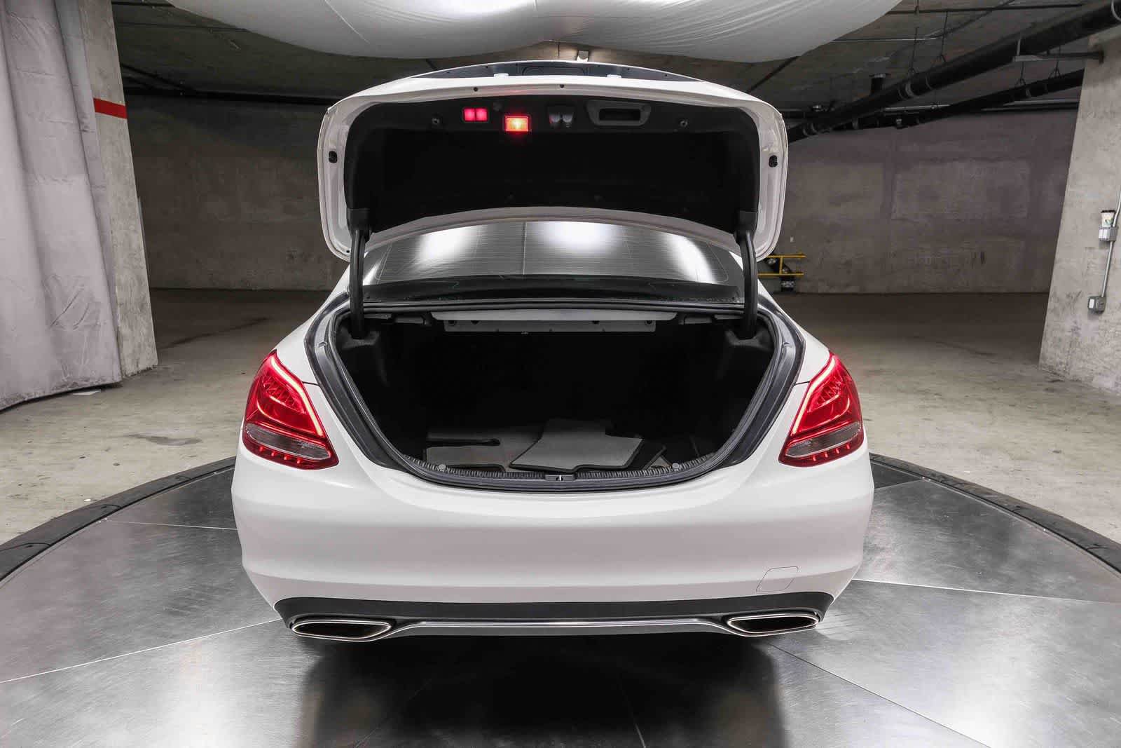 Used 2018 Mercedes-Benz C 300 Sedan image 33