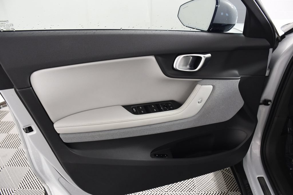Used 2023 Polestar Polestar 2 w/ Pilot Pack AWD/4WD image 14