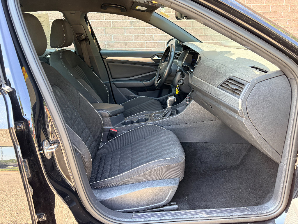 Used 2024 Volkswagen Jetta Sport FWD image 20