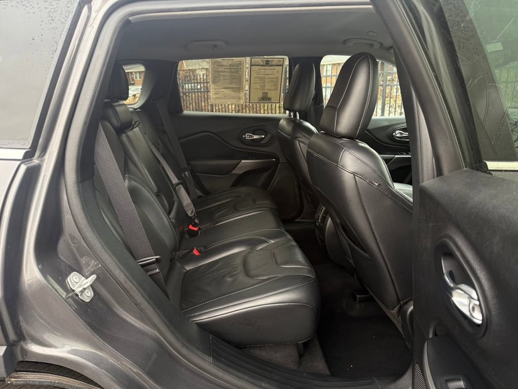 Used 2020 Jeep Cherokee Limited image 13