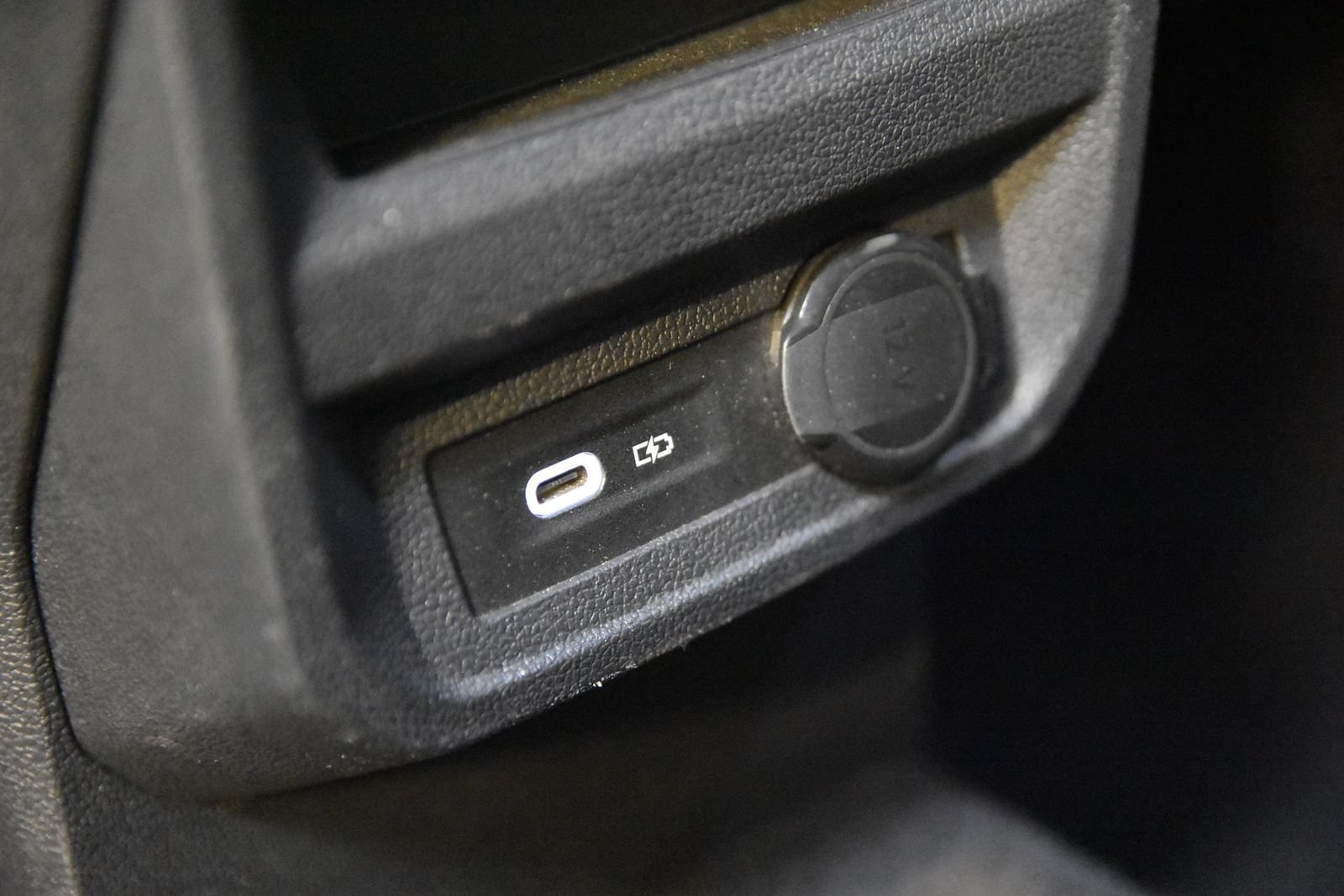 Used 2024 Volkswagen Tiguan SE FWD image 29